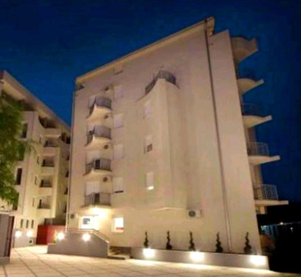 Royalwings Apartman Ягодина Екстер'єр фото