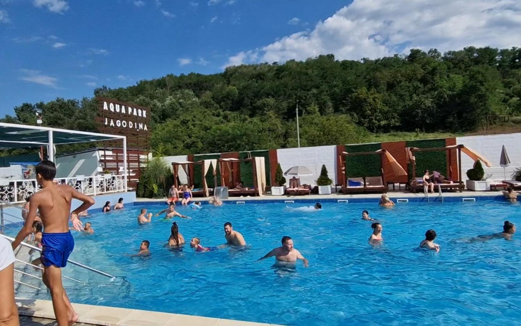 Royalwings Apartman Ягодина Екстер'єр фото